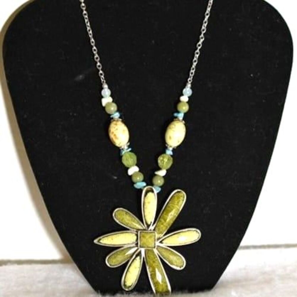 Ui Stamped Maui Green/Teal/ White Ocean Stone Silver Tone16" Chain Necklace